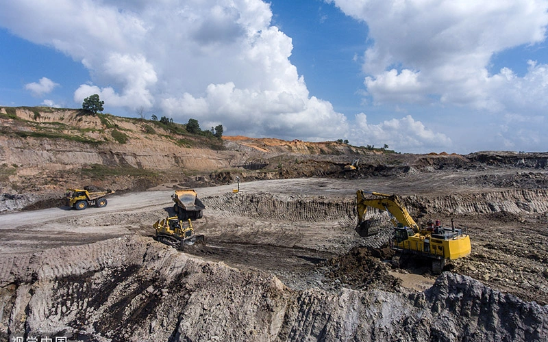 Mining and aggregates industry equipment